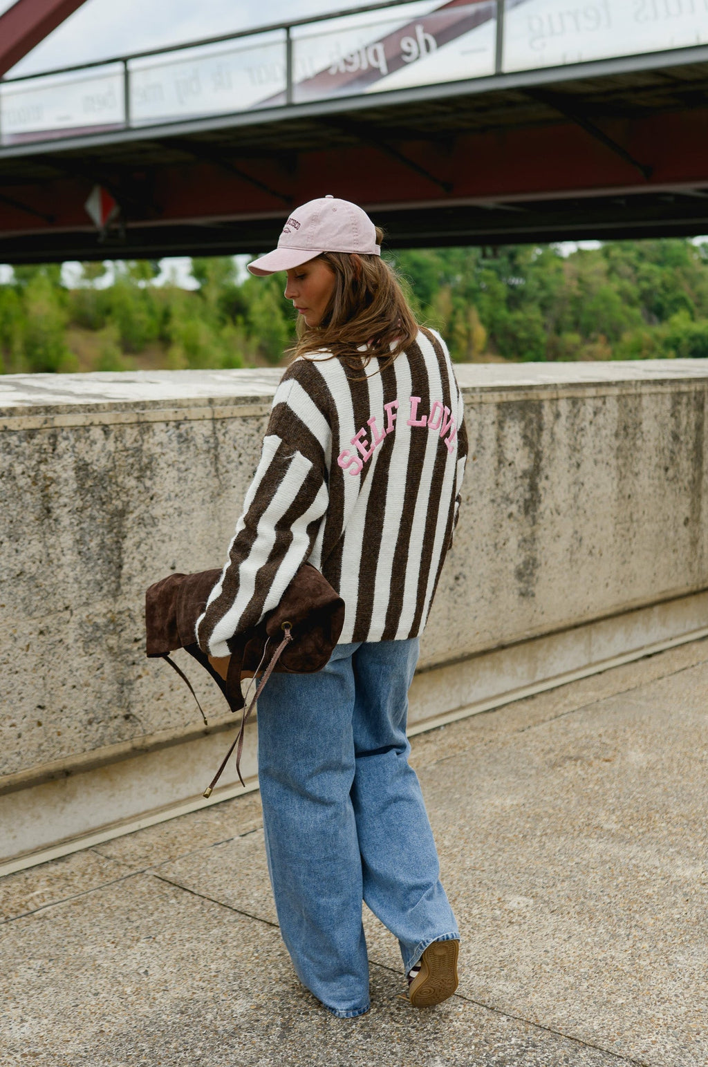 Pull Self Love - brun à lignes