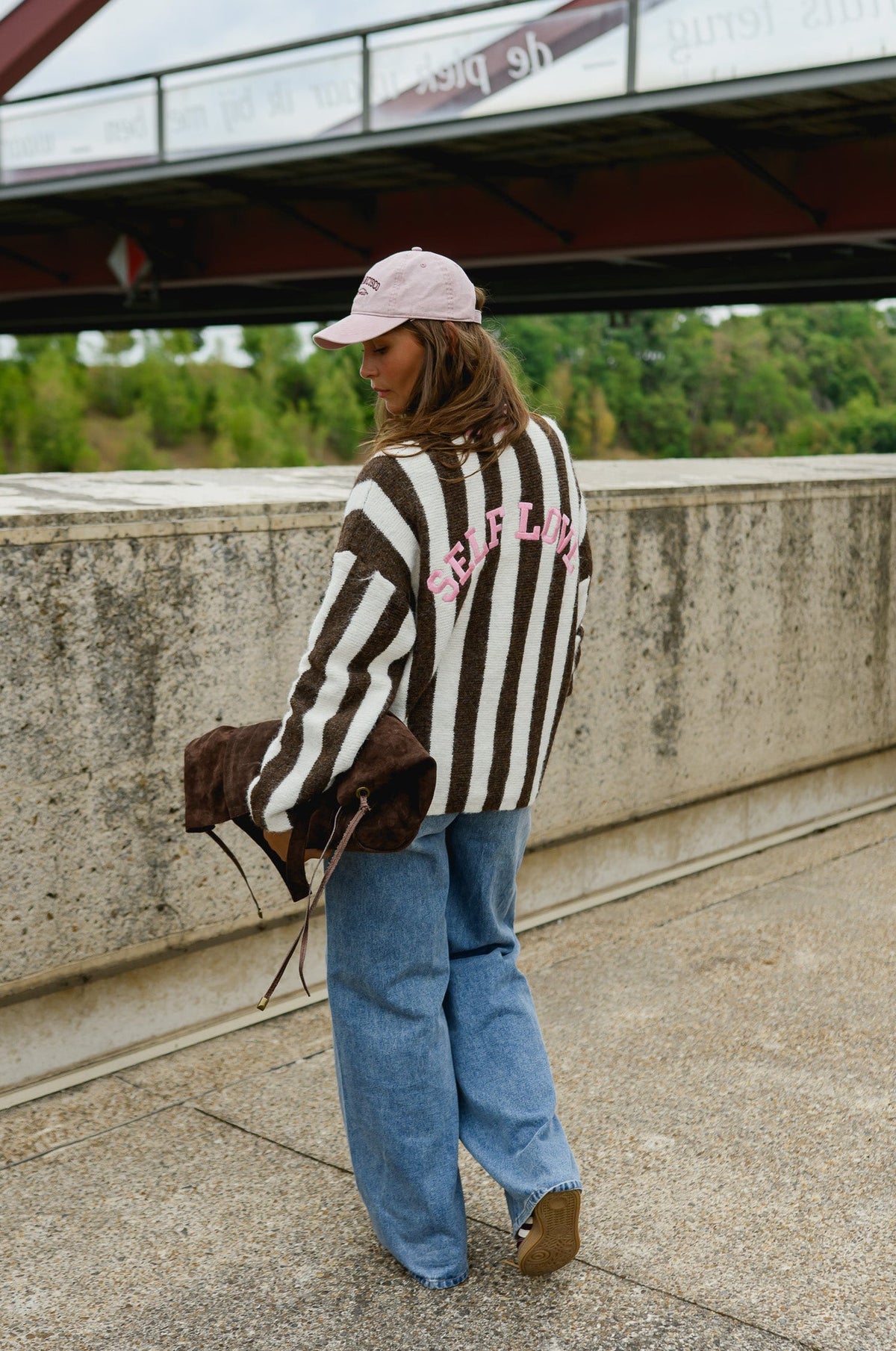 Pull Self Love - brun à lignes